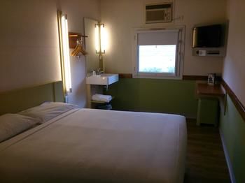 Ibis Budget Dandenong - Flights 3