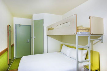 Ibis Budget Fawkner - Flights 17