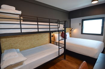 Ibis Budget Sydney East - Flights 10