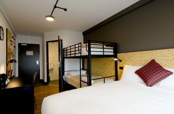 Ibis Budget Sydney East - Flights 15