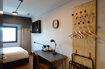 Ibis Budget Sydney East - Flights 16