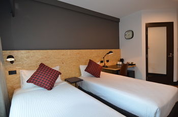 Ibis Budget Sydney East - Flights 17