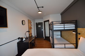 Ibis Budget Sydney East - Flights 23