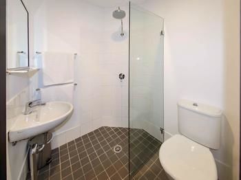 Ibis Budget Sydney East - Flights 43