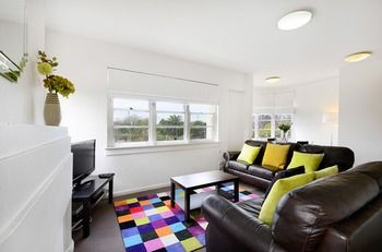 Albert Road Serviced Apartments - Flights 3