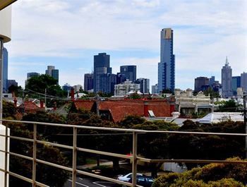 Albert Road Serviced Apartments - Flights 6
