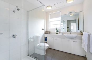 Albert Road Serviced Apartments - Flights 7