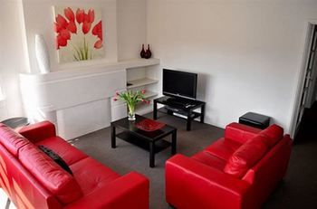 Albert Road Serviced Apartments - Flights 14
