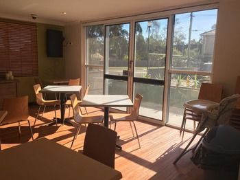 Ibis Budget Casula Liverpool - Flights 5