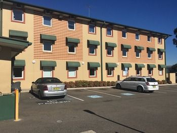 Ibis Budget Casula Liverpool - Flights 21