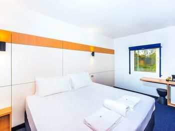 Ibis Budget Casula Liverpool - Flights 32