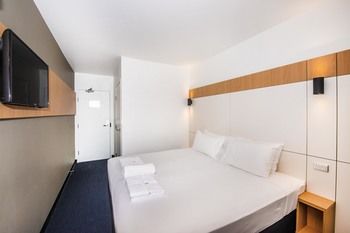 Ibis Budget Casula Liverpool - Flights 47