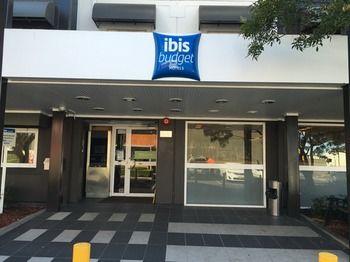 Ibis Budget St Peters - Flights 5