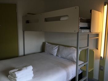 Ibis Budget St Peters - Flights 7