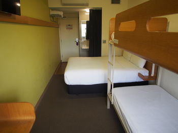 Ibis Budget Sydney Olympic Park - Flights 14