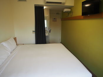 Ibis Budget Sydney Olympic Park - Flights 17