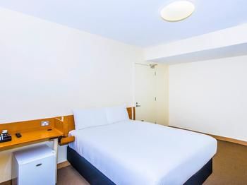 Ibis Budget Sydney Olympic Park - Flights 40