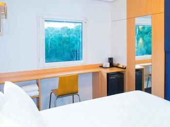 Ibis Budget Gosford - Flights 36