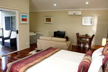 Yabbaloumba Retreat - Flights 2