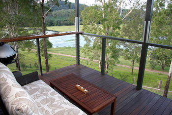 Yabbaloumba Retreat - Flights 11