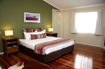 Yabbaloumba Retreat - Flights 20