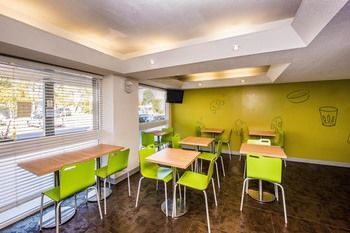 Ibis Budget Newcastle - Flights 16