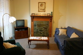 A Settler's Cottage - Flights 2