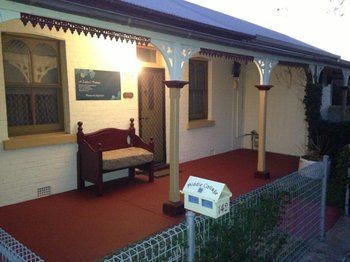 A Settler's Cottage - Flights 6
