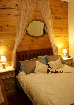 A Settler's Cottage - Flights 7