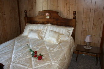 A Settler's Cottage - Flights 13