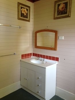 A Settler's Cottage - Flights 14