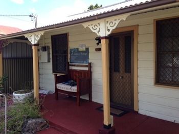 A Settler's Cottage - Flights 16