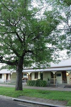 A Settler's Cottage - Flights 17