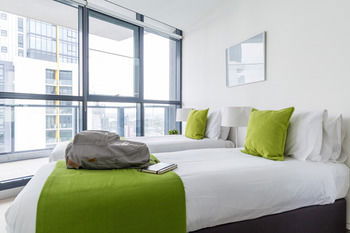 Aria Hotel Apartments - Clarendon - Flights 19