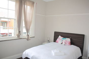 Annandale Hotel - Flights 3