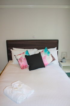 Annandale Hotel - Flights 5
