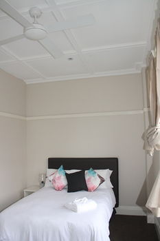 Annandale Hotel - Flights 11