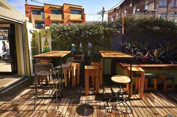 Annandale Hotel - Flights 17