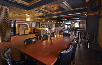 Annandale Hotel - Flights 20