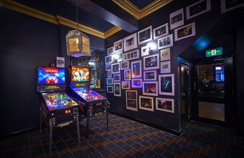 Annandale Hotel - Flights 24