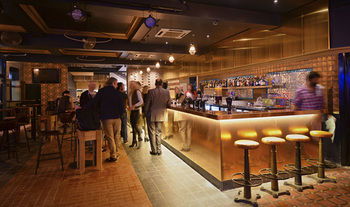 Annandale Hotel - Flights 27