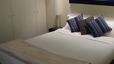About Melbourne Apartments - Flights 3