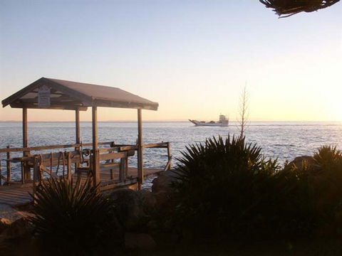 Amity Point Waterfront Cabins - Flights 0