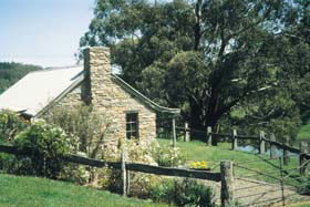 Adelaide Hills Country Cottages - Gum Tree Cottage - Flights 0