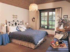 Adelaide Hills Country Cottages - Gum Tree Cottage - Flights 2