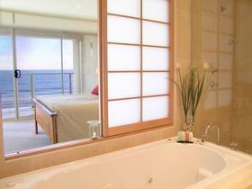 Adelaide Luxury Beach House - Flights 2