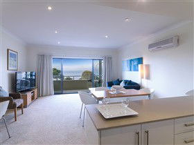 Aurora Ozone Apartments - Flights 1