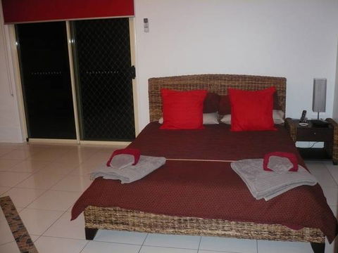Auspitality Homestay - Flights 1
