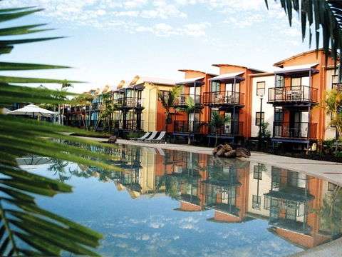 Australis Noosa Lakes - Flights 1
