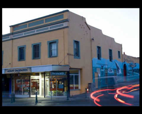 Albany Backpackers - Flights 4
